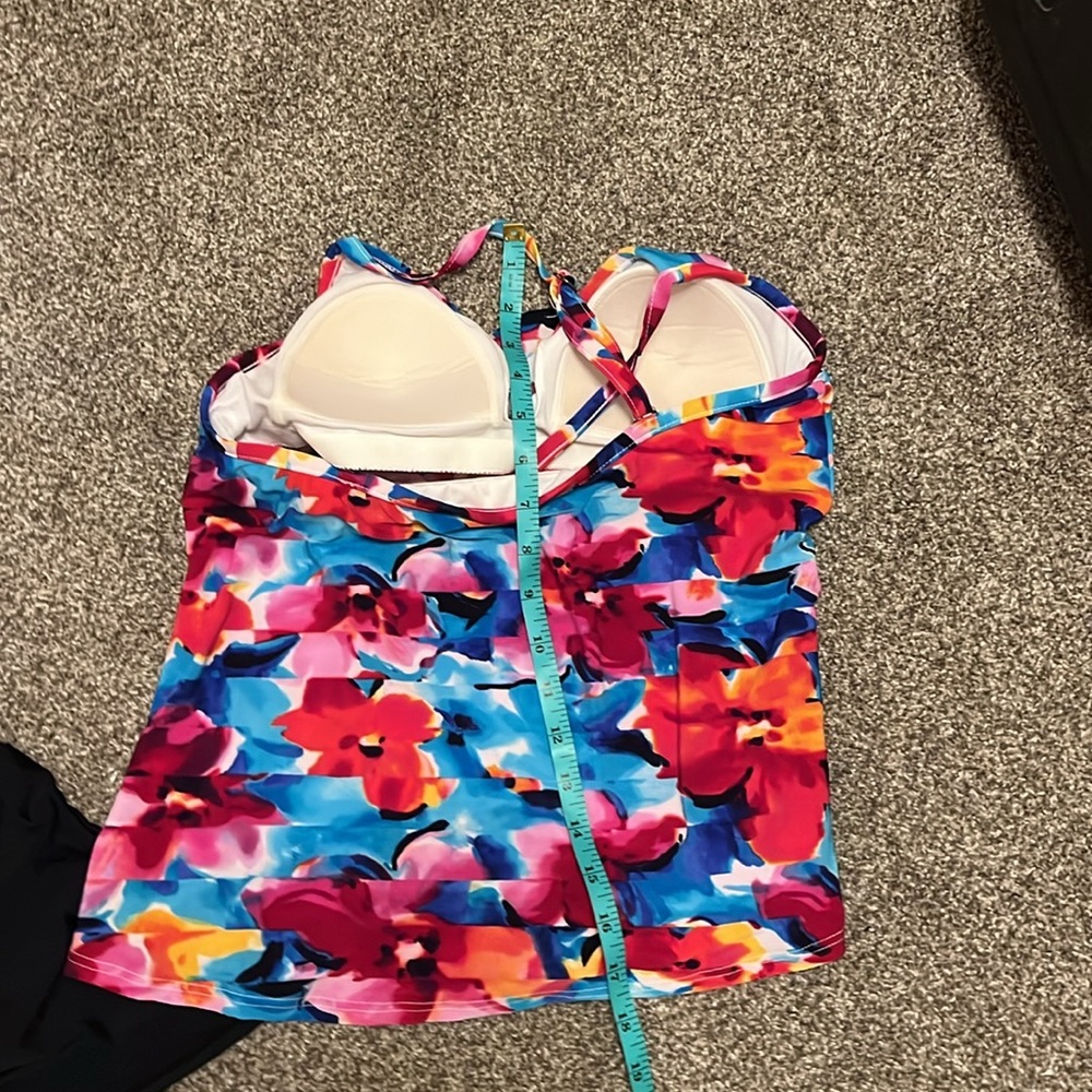 St. John’s Bay  swimsuit top & shorts size 10 - Picture 12 of 12